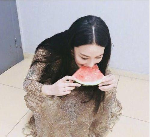 网红小雪吃瓜照片大全视频,照片大全视频回顾